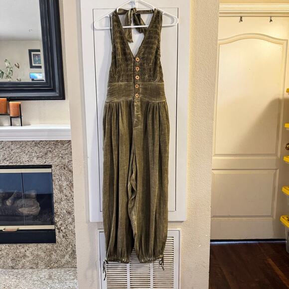Free People Travel Light Halter Neck Smocked Moss Green Jumpsuit Small Hippie - Picture 4 of 12